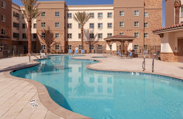 24-Hour Business Center + Outdoor Pool + Hot Tub | Modern Suite in Phoenix Area