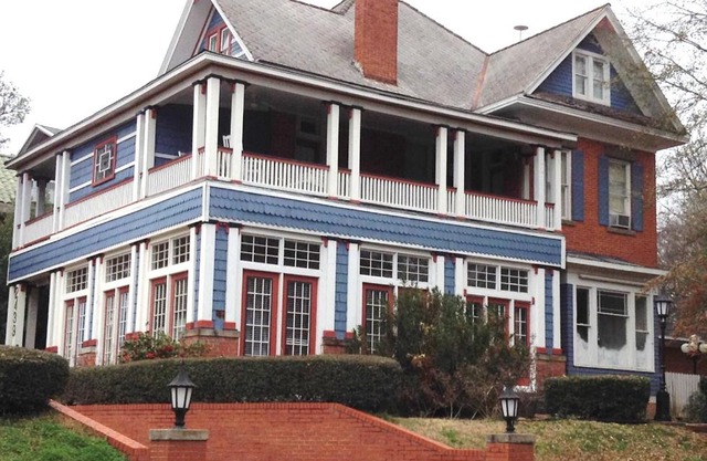 2439 Fairfield "A Bed and Breakfast"