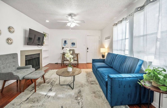 25% OFF Cozy 1BD Condo, Pool, DFW HWY - DFW South Irving