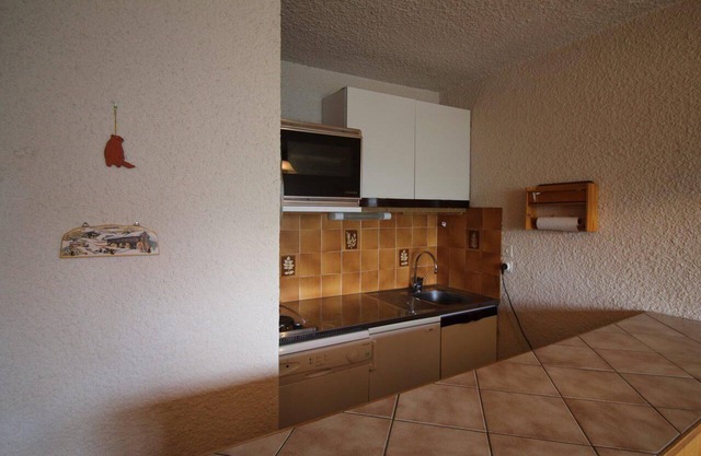 250m from resort center, 2nd floor, view mountain, balcony, tv, ski locker, 35m², Auris en Oisans