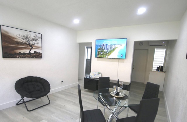 251 Airport Top House Apartments