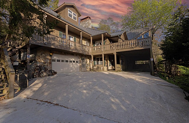 265 Westridge: Spacious living w/nature at the Alpine Ridge Chalet!