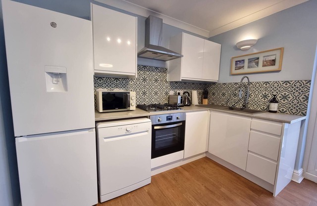 28 ExcellentStays - Heathrow - 5 Bedroom House