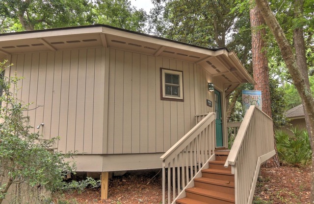 28 Night Heron - 2 Bedroom Villa with Comfy Sun Room & Easy Walk to Beach!