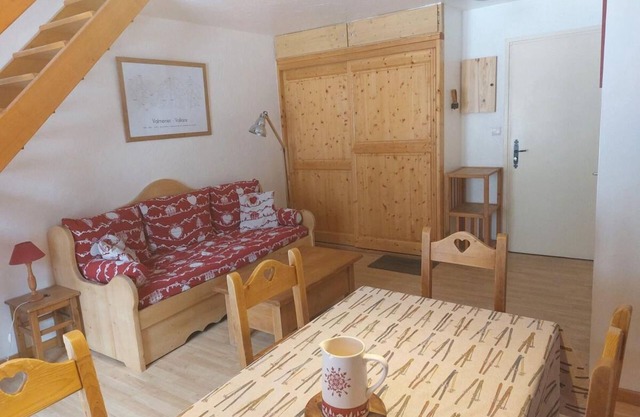 280m from ski slopes, 3rd floor, balcony, parking, tv, ski locker, 48m², Valloire