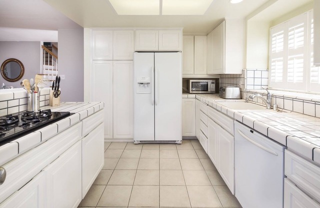 2834SR Coastal Pool Retreat in the Ventura Keys!