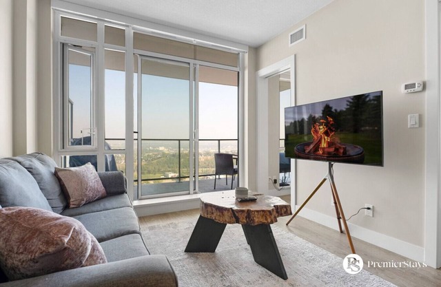 28th Floor Guardian | City Views + Balcony