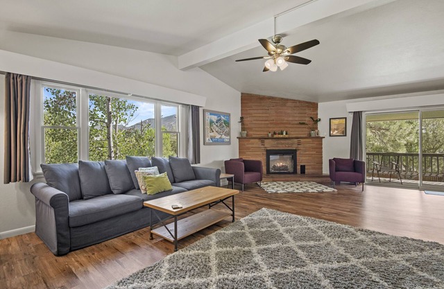 2bd/2ba, with A/C near Dntn, Trails, NAU & Hwy to Canyon