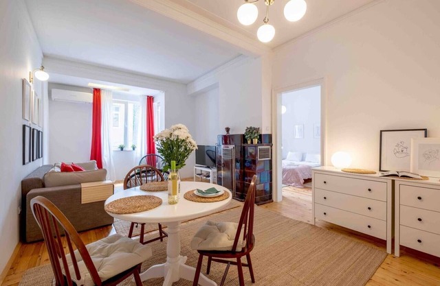 2BR + 1.5 BTH | | Spacious | Kitchen | Metro