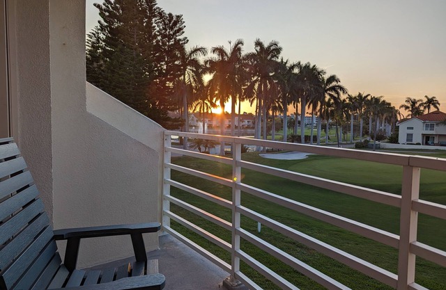 2br/2 bath Isla del Sol updated condo - beautiful golf and sunset views!