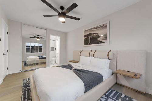 2BR, 2B, Coffee Bar, Cozy Sectional, Rainfall Shower, Smart TVs, Cozy Beach Theme