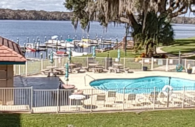 2BR/2BA Condo - Assigned Deep Water Boat Slip overlooking Pool & St. Johns River