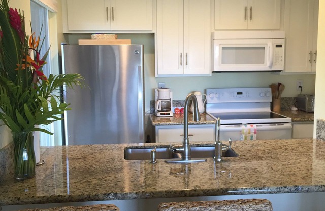 2BR 2BA end unit Ke Nani Kai Molokai, HI Unit 151 - Ocean View, Remodeled