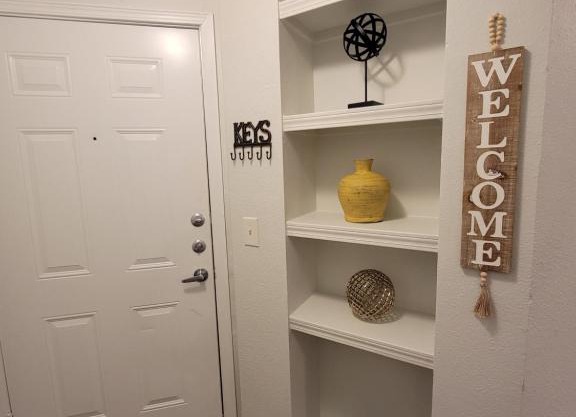 2BR 2BA w attached garage minutes FROM OUTLET SHOPPING SIXFLAGS HURRICANE HARBOR TEXAS LIVE AT&T stadium!