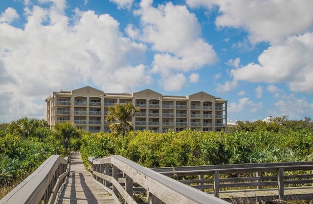 2BR/2Bath Ocean View Beach Resort Villa with 2 Pools & Water Park