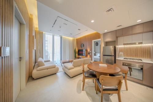 2BR Aljada Apartment - 3 Washrooms - Sleeps 6 - Boulevard