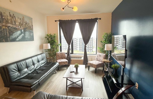 2BR apt near EWR 0236
