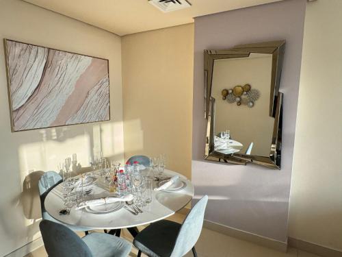 2BR available with Private terrace