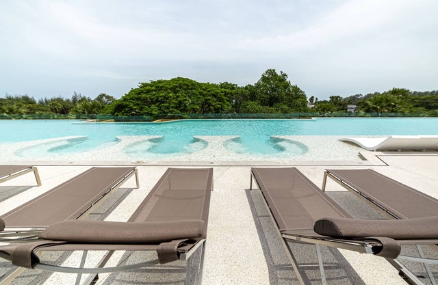 2BR Beachside 200 m to BangTao beach