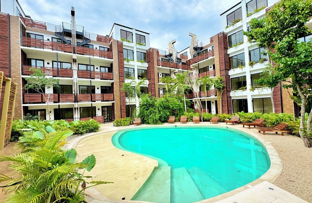 2BR Condo Near Beach: Private Jacuzzi & 2 Bikes