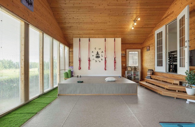 2BR Cozy Suite Fireplace Yoga Studio FREE Banff Pass Parking Netflix!