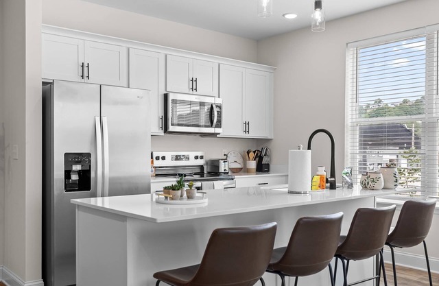 2BR Gem in Chattanooga Southside at the Poplin