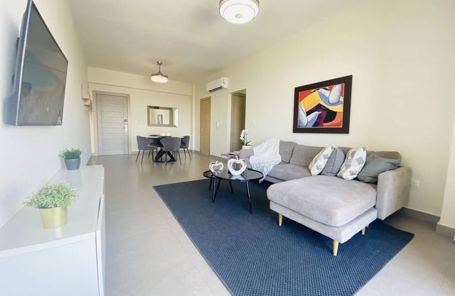 2BR Jacuzzi/Gym/High Floor 10th