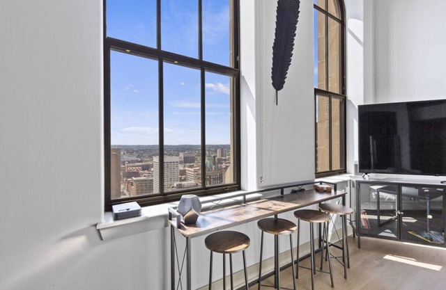 2BR Luxury Apartment Rooftop Pool & Gym