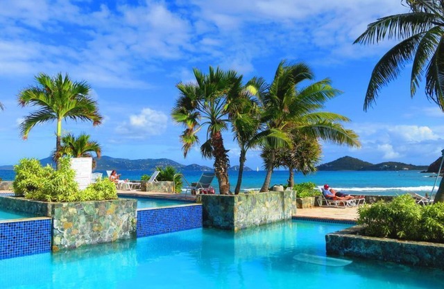 ★ 2BR Sapphire Beach Newly Renovated - Perfect for Family.Washer/Dryer.WiFi