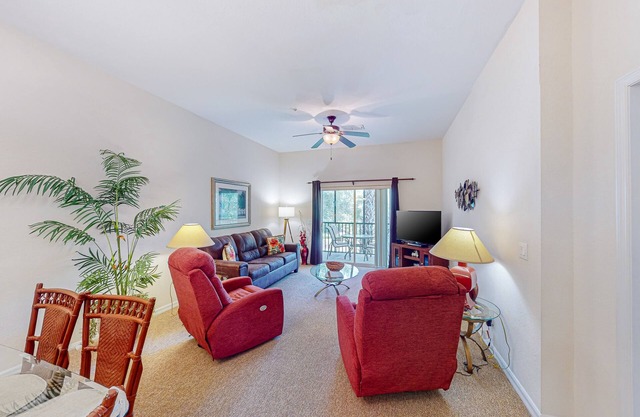 2nd floor condo w/basketball court, balcony, sauna, tennis court, shared pools