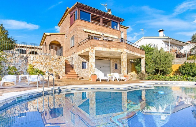 2SOT01 - Nice house for 8 people with private pool located in a quiet residential area