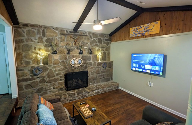 3 bd 2 ba 1700 sq ft renovated home secluded yet close to many area attractions