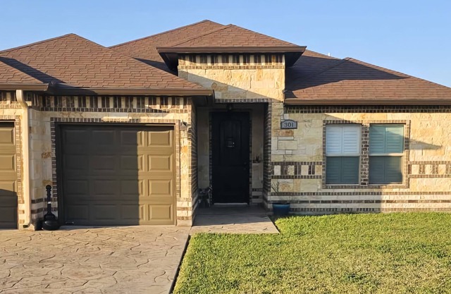 3 bdr 2 bath open concept home.nn
