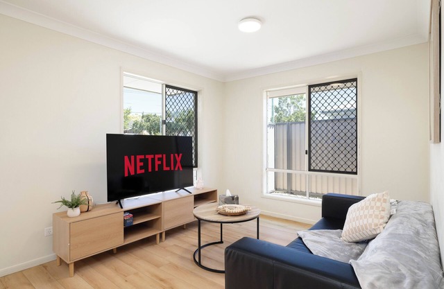 3 Bdr Apt! Aircon! Undercover Parking! 12AS3