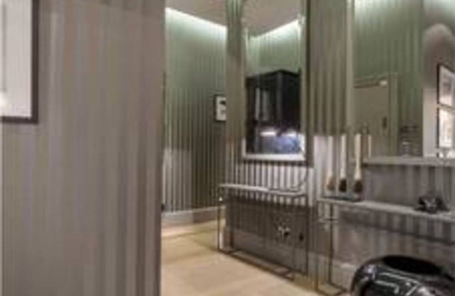 3-BDR Magnificent Harrods &Knightsbridge apartment