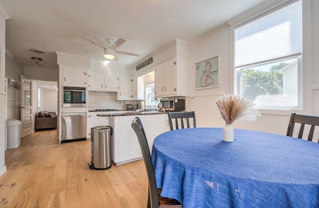 3 Bdrm Pettaquamscutt Home!