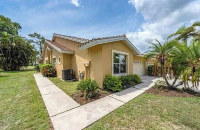3 Bed, 2 Bath Naples