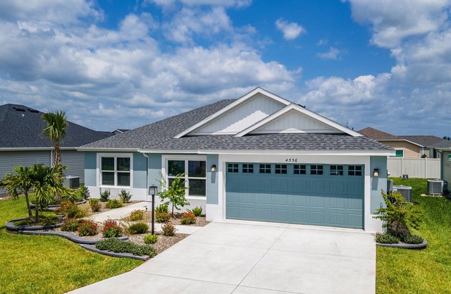 3 Bed 2 Bathroom Home in DeLuna with golf cart.