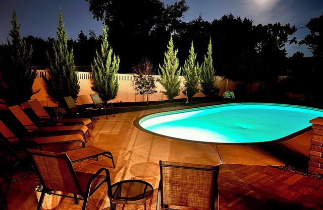 3 bed 3 bath pool hot tub Lambeau field