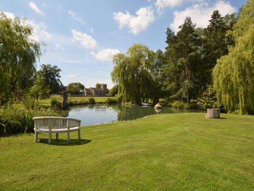 3 Bed in Sherborne FOLWR