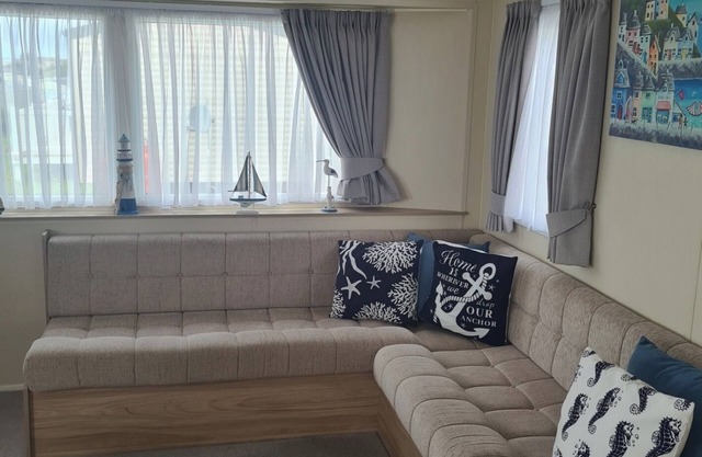 3 Bed Lodge - Sleeps 6 - Parking - Pets - Wifi