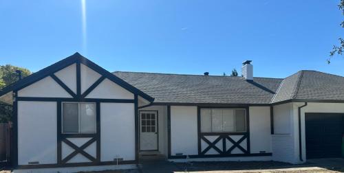 3 bedroom, 2 bath house in Santa Rosa