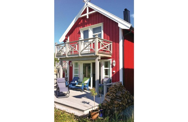 3 bedroom accommodation in Åsenfjorden