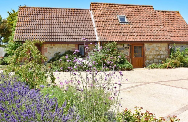 3 bedroom accommodation in Chale, near Ventnor