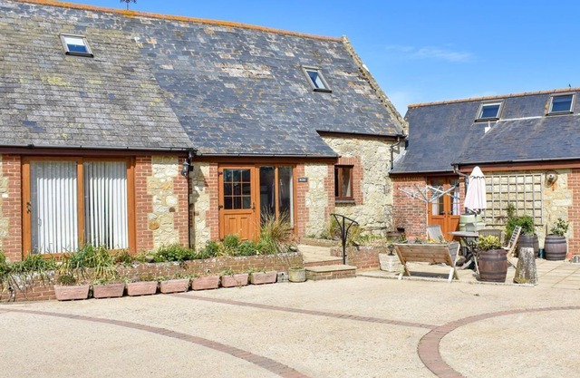 3 bedroom accommodation in Chale, near Ventnor