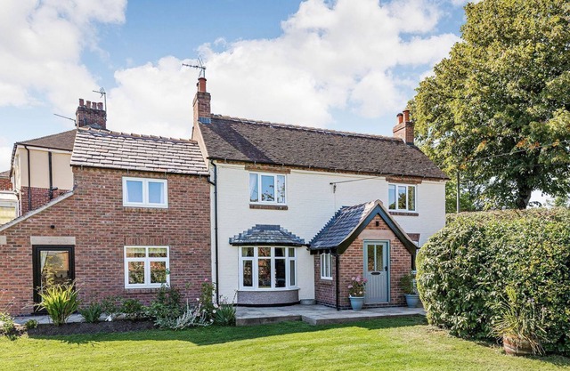 3 bedroom accommodation in Ladderedge, near Leek