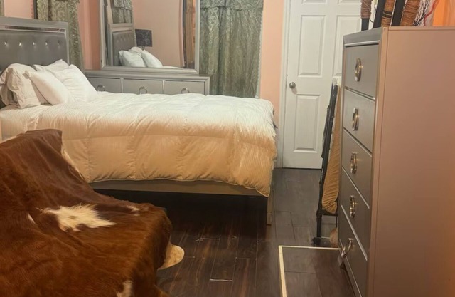 3-bedroom apartment in delightful Newark with AC