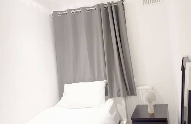 3-bedroom apartment in lovely Northolt with AC