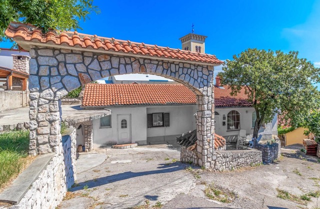 3 bedroom awesome home in Praputnjak
