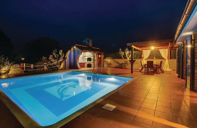 3 bedroom awesome home in Nerezine